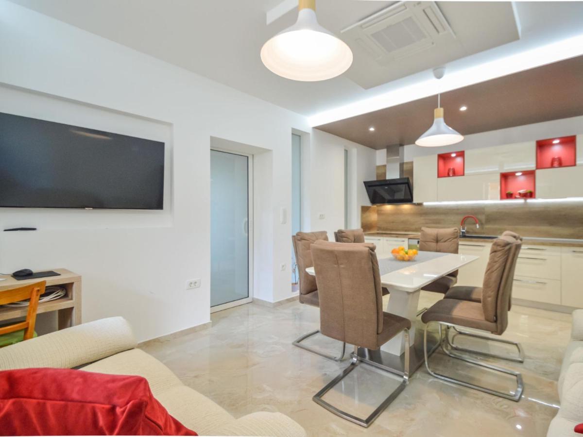 Apartment Mornar-5 By Interhome Trogir Bagian luar foto