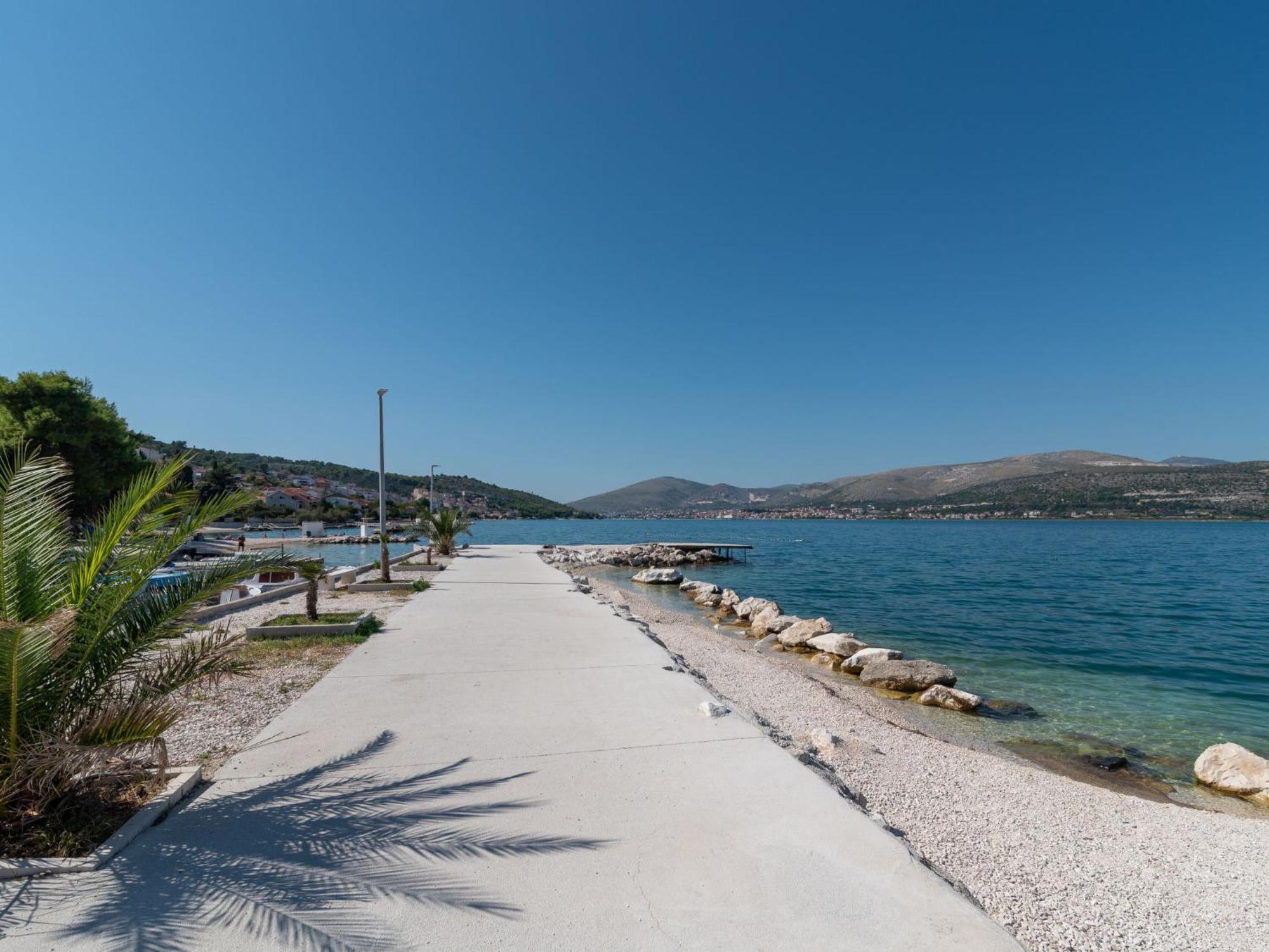 Apartment Mornar-5 By Interhome Trogir Bagian luar foto